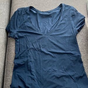 Lululemon V Neck “washed” navy size s/6